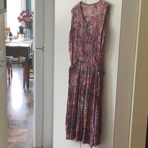 Sleeveless summer dress